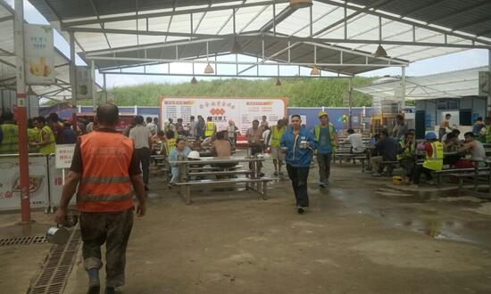 工地飯?zhí)贸邪? />
</p>
<p>
	每天做兩餐，20塊一天，一年除去節(jié)假日算300天，假設300個人一定會去吃飯，這樣你在這300個人中可以得到180萬的總銷售額。這是一個總數，成本可根據自身情況，及當地采購物價，資金計算出大概，就知道有多少利潤空間了。
</p>			</div>
			<!-- /content -->
			<div   id=